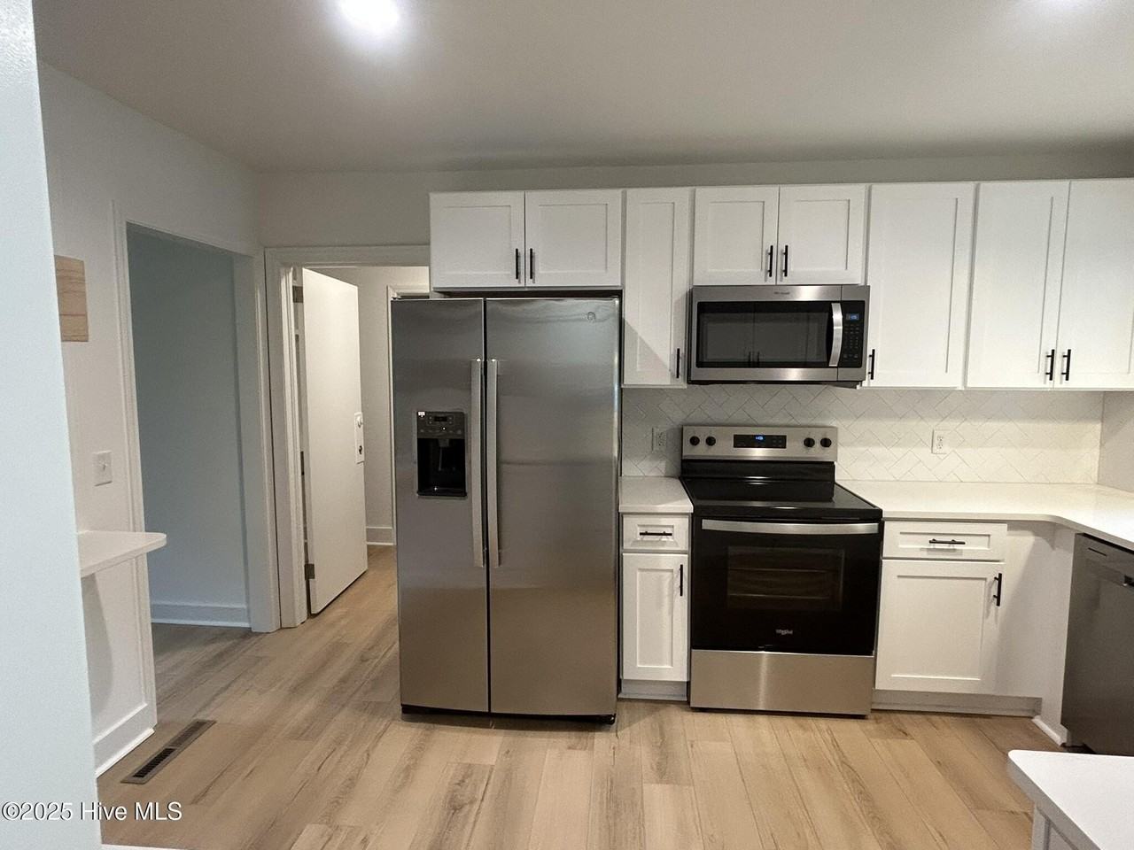 4929 Oleander Dr - Photo 5 of 27