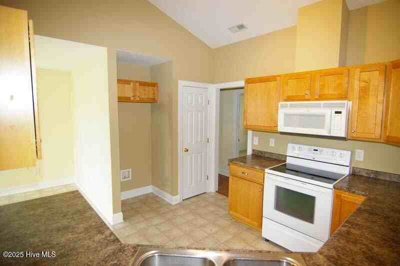 3321 Langston Blvd - Photo 4 of 14