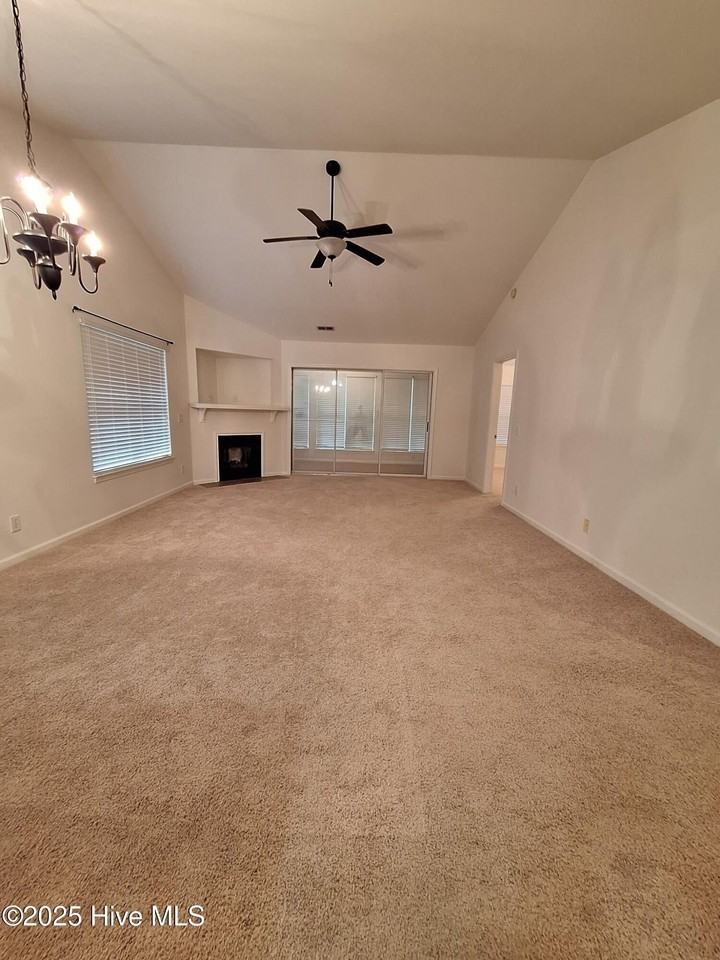 2207 Locksley Woods Dr Apt E #E - Photo 3 of 15