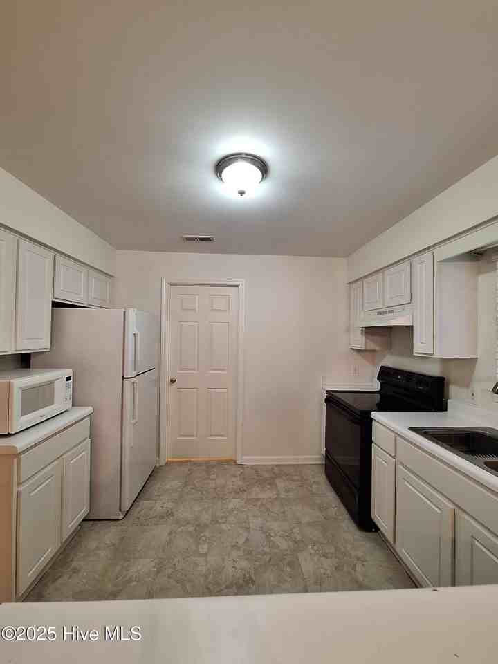 2207 Locksley Woods Dr Apt E #E - Photo 7 of 15