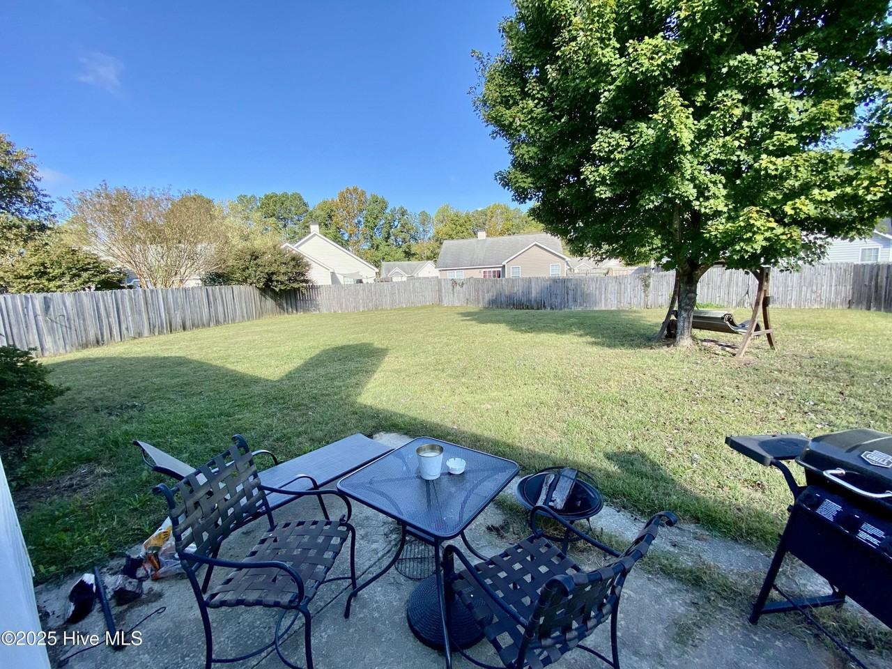 1202 Saint Charles Cir - Photo 6 of 11