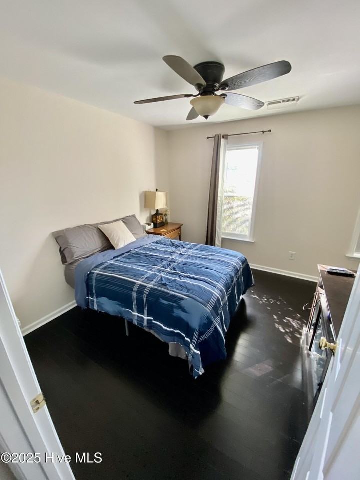 1202 Saint Charles Cir - Photo 7 of 11