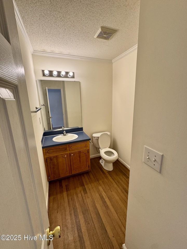 3939 Sterling Pointe Dr Unit Sss4 #SSS4 - Photo 6 of 10