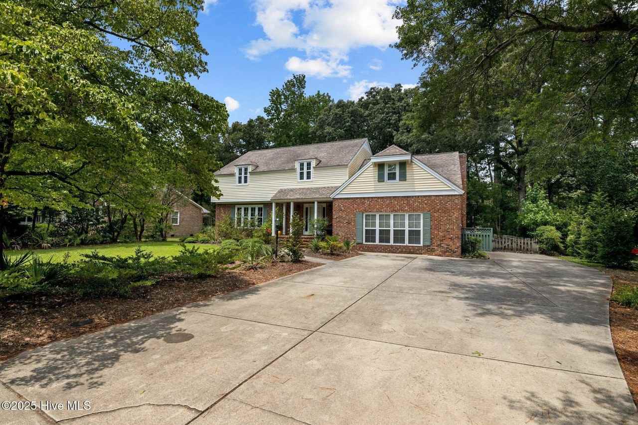 327 Plantation Dr - Photo 6 of 30