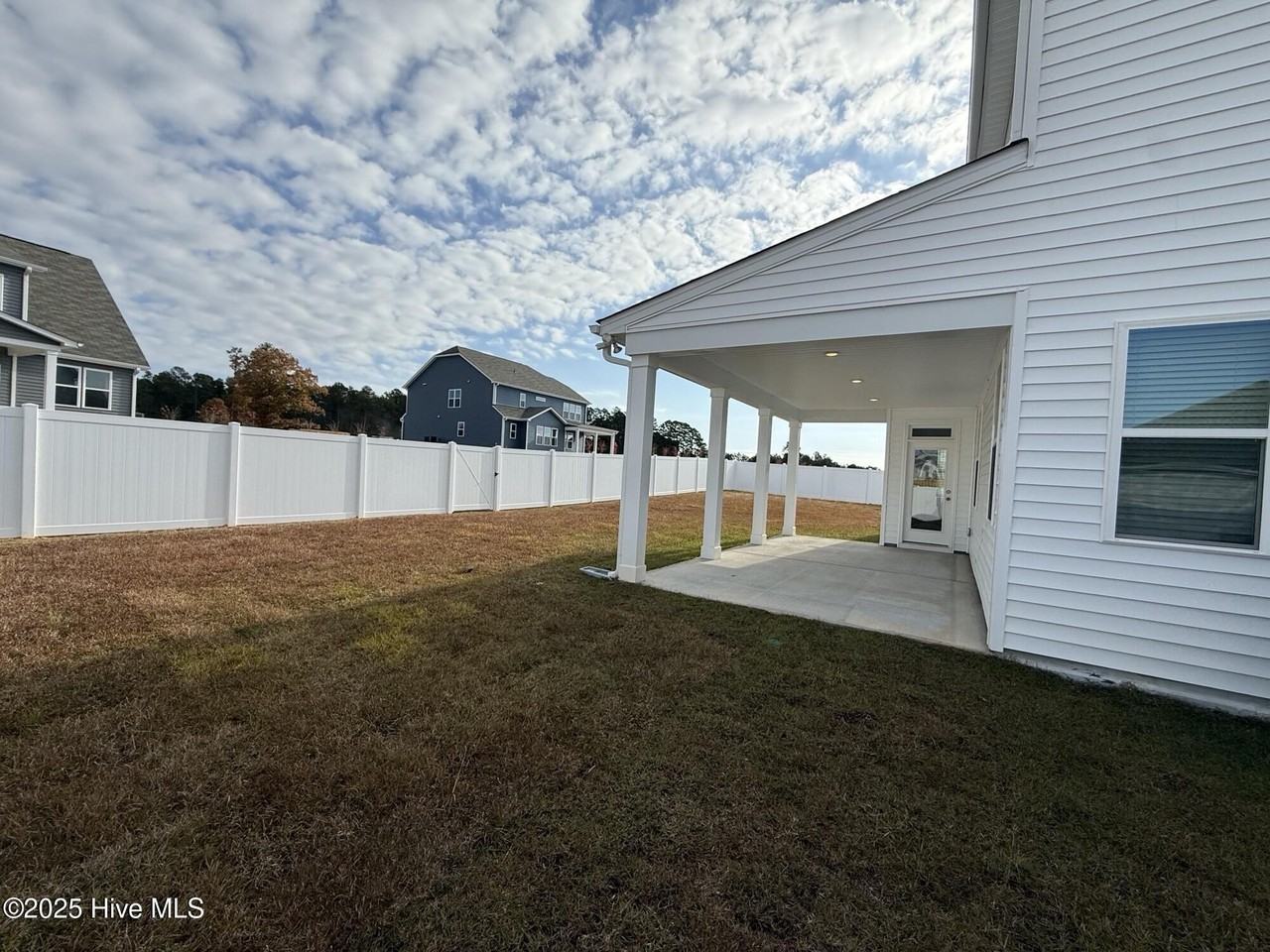 370 Summer Wind Way - Photo 2 of 37