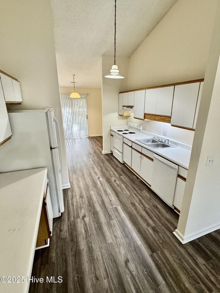 1303 Angels End Unit A #A - Photo 2 of 14