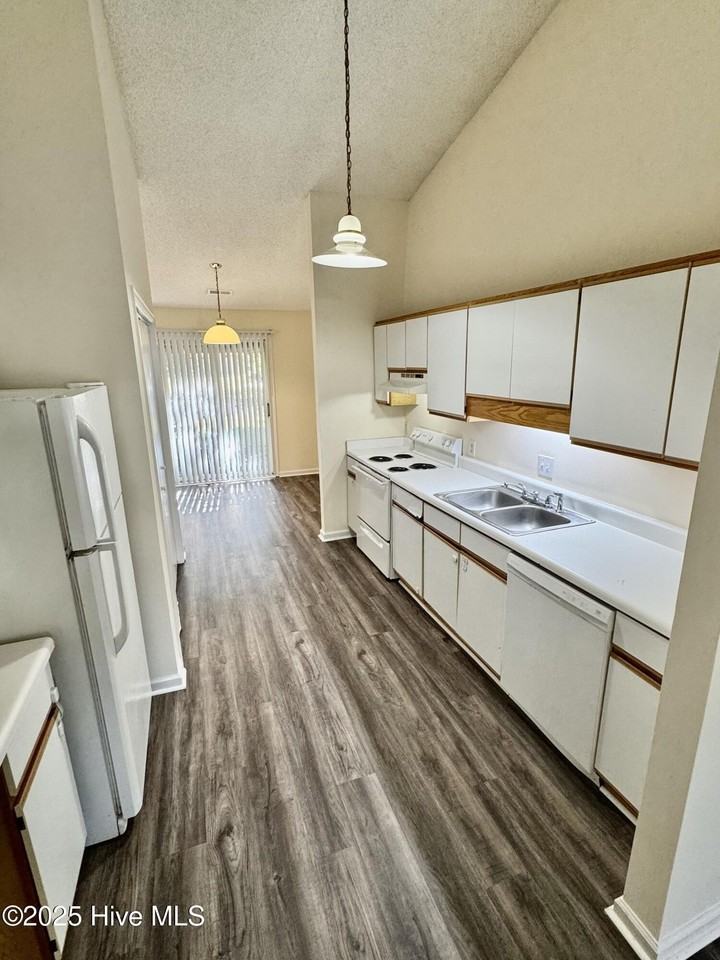 1303 Angels End Unit A #A - Photo 3 of 14