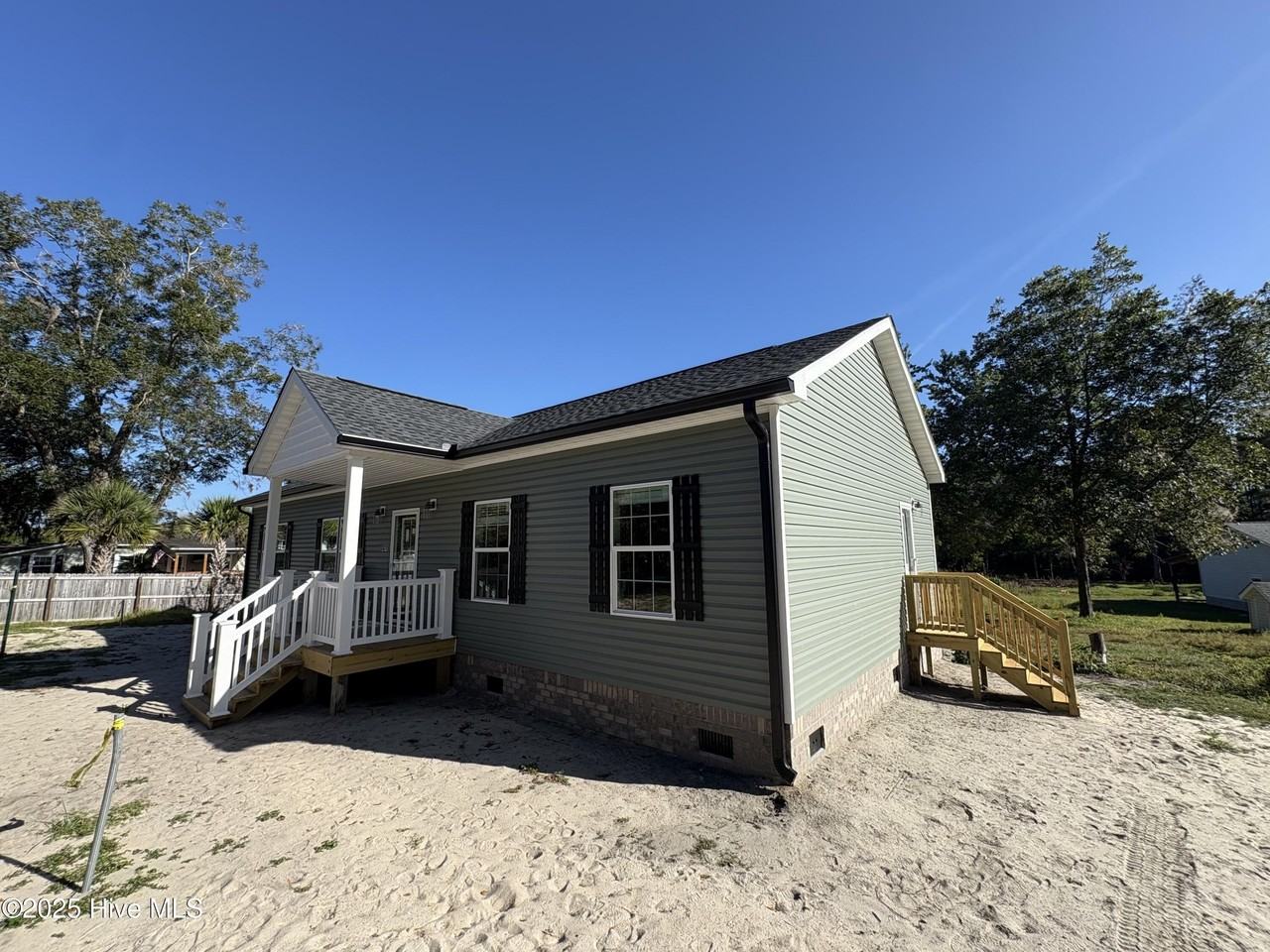 416 Peanut Road - Photo 2 of 20