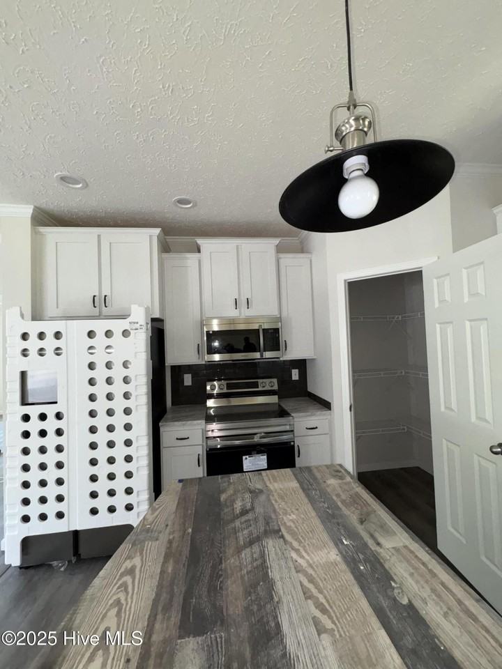 416 Peanut Road - Photo 7 of 20