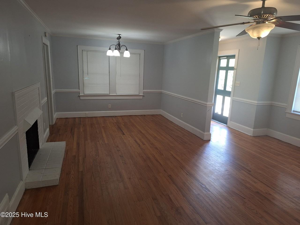 612 S Oak St - Photo 2 of 12