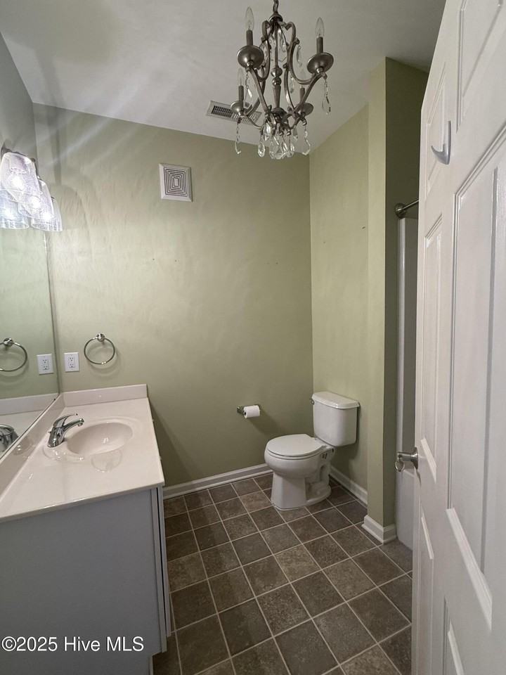 2231 Locksley Woods Dr Apt A #A - Photo 6 of 11