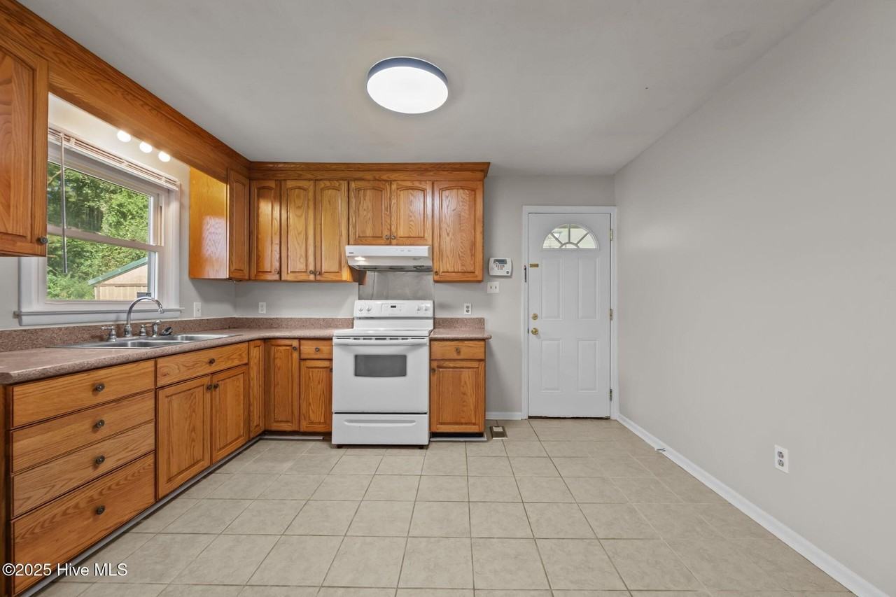 2503 Country Club Road - Photo 6 of 30