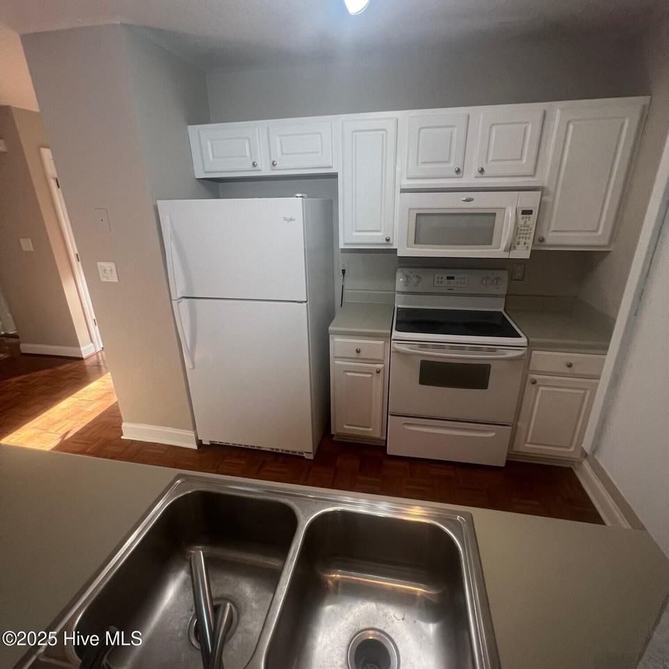 310 Jeremy Lane #B - Photo 4 of 15