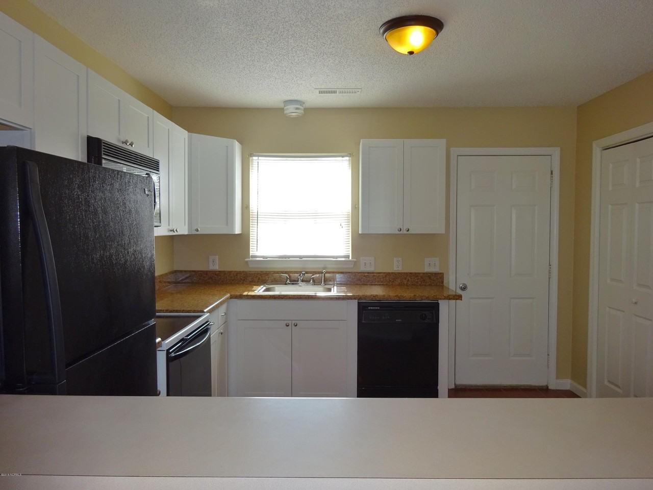 1076 West Pueblo Drive - Photo 7 of 20