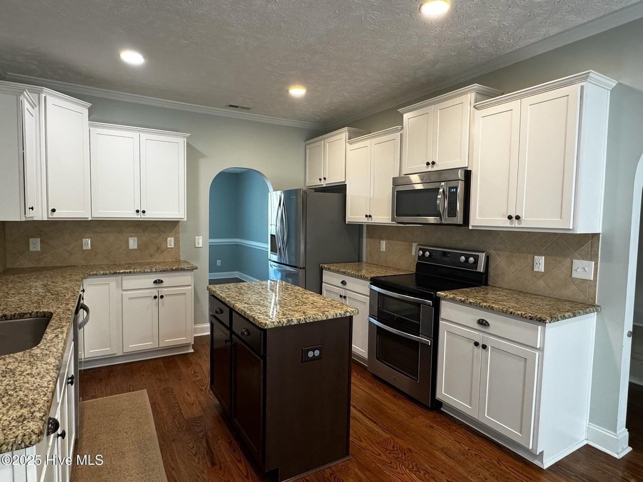 155 Dicks Hill Rd - Photo 7 of 43