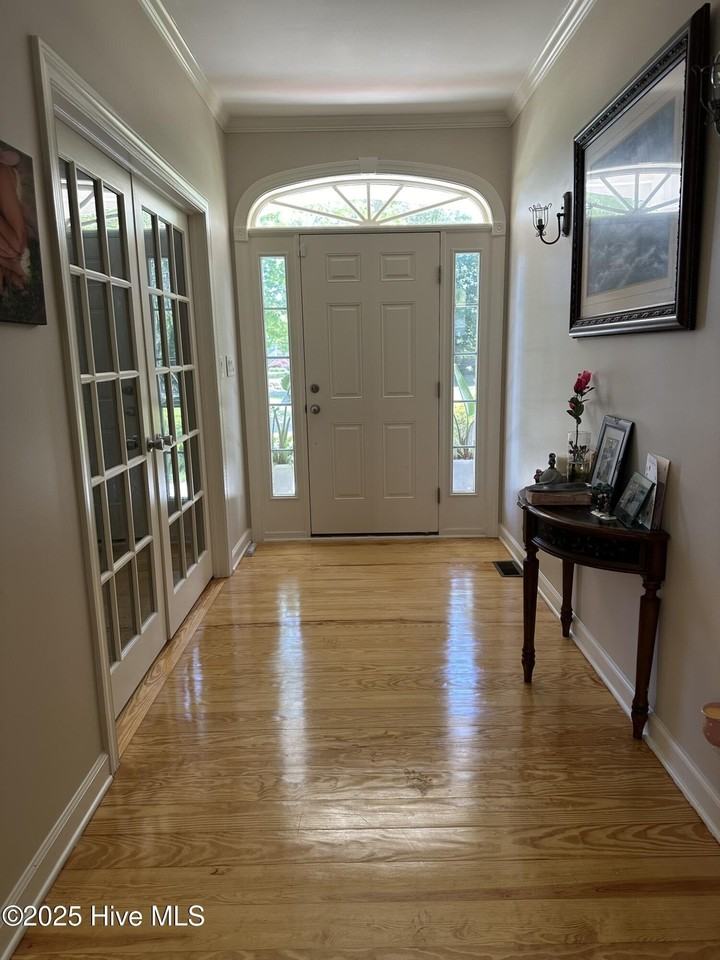 801 Sawmill Lndg - Photo 2 of 14