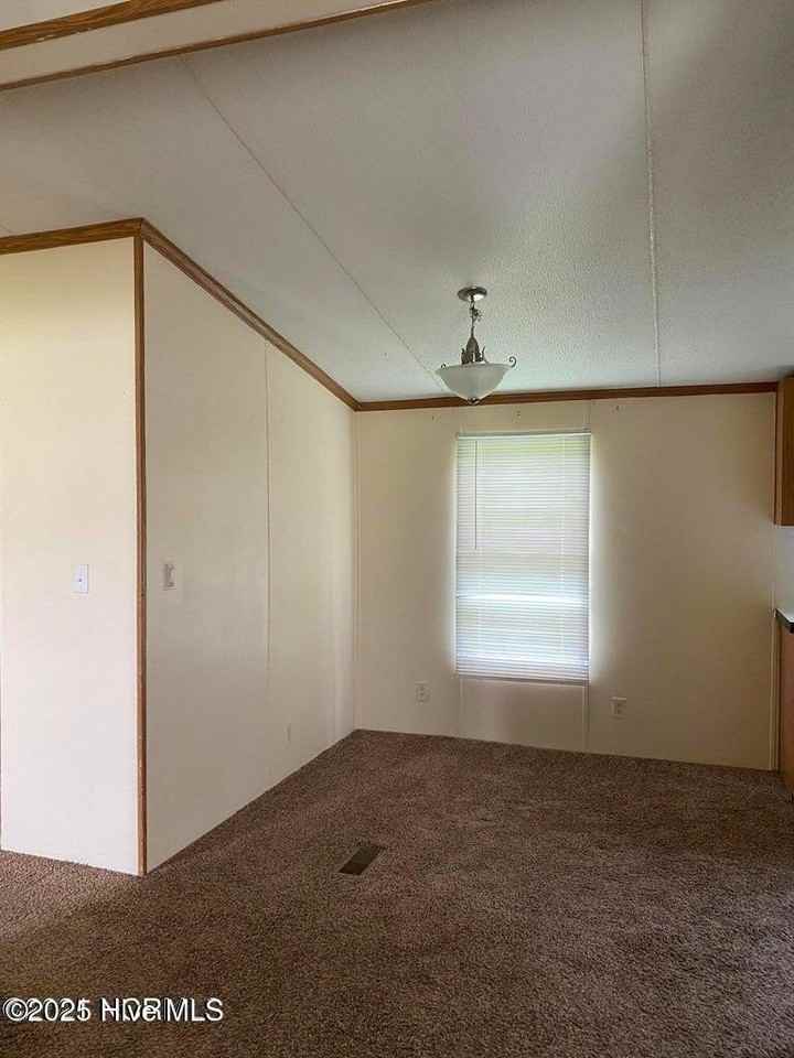 179 Aberdeen Ln - Photo 4 of 15