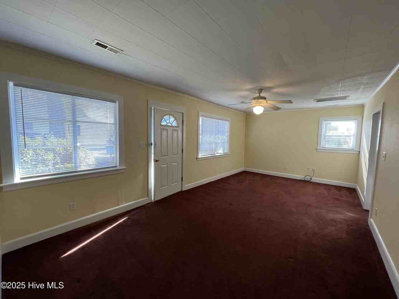 204A Woodland St - Photo 3 of 7