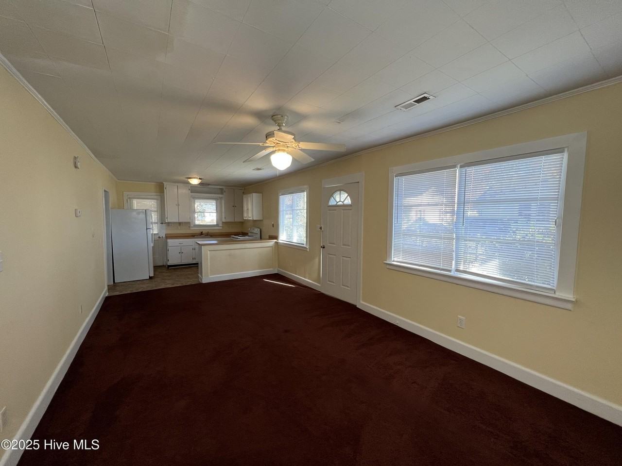 204A Woodland St - Photo 4 of 7