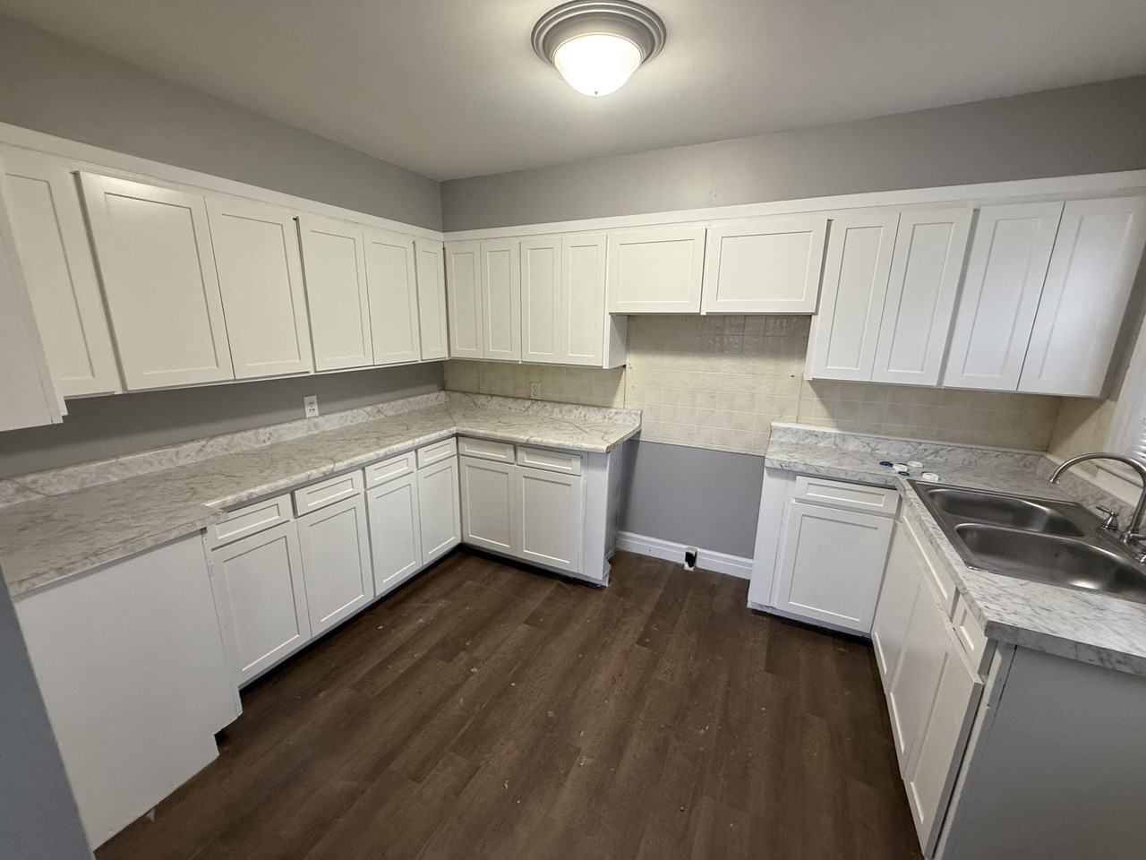 2111 Old Paris Road - Photo 4 of 16