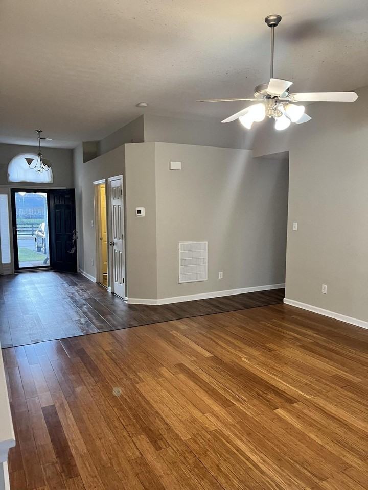 4405 Lotus Lane - Photo 3 of 12