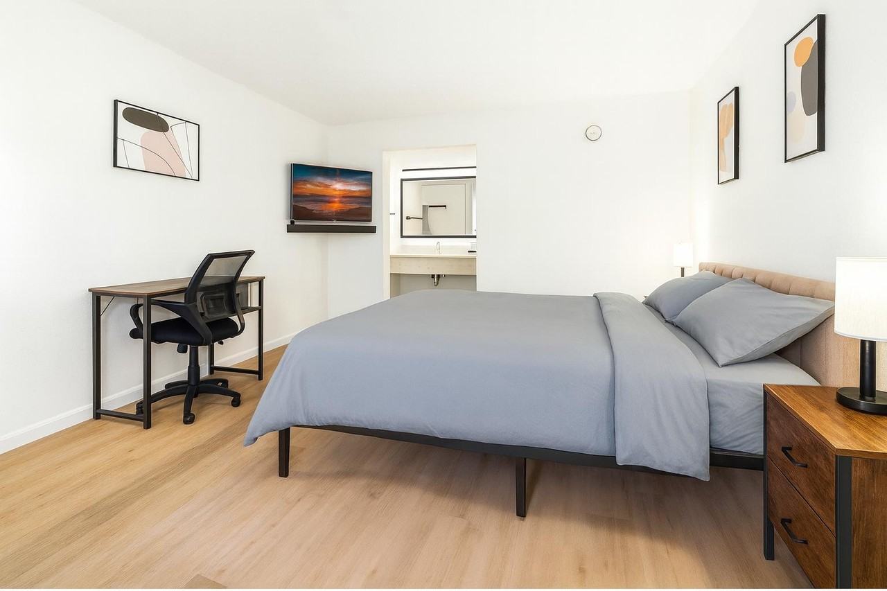 Bridge City Ave - Photo 6 of 44