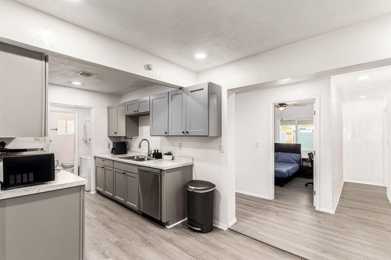 W Marshall Ave - Photo 7 of 15