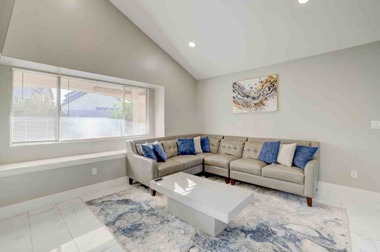 El Pico Dr - Photo 3 of 15