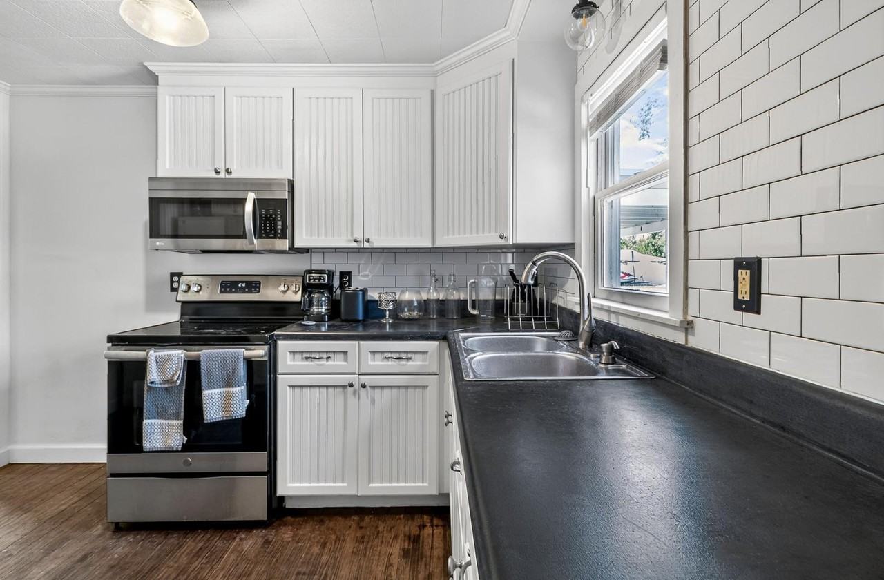 20th St Nw - Photo 2 of 6