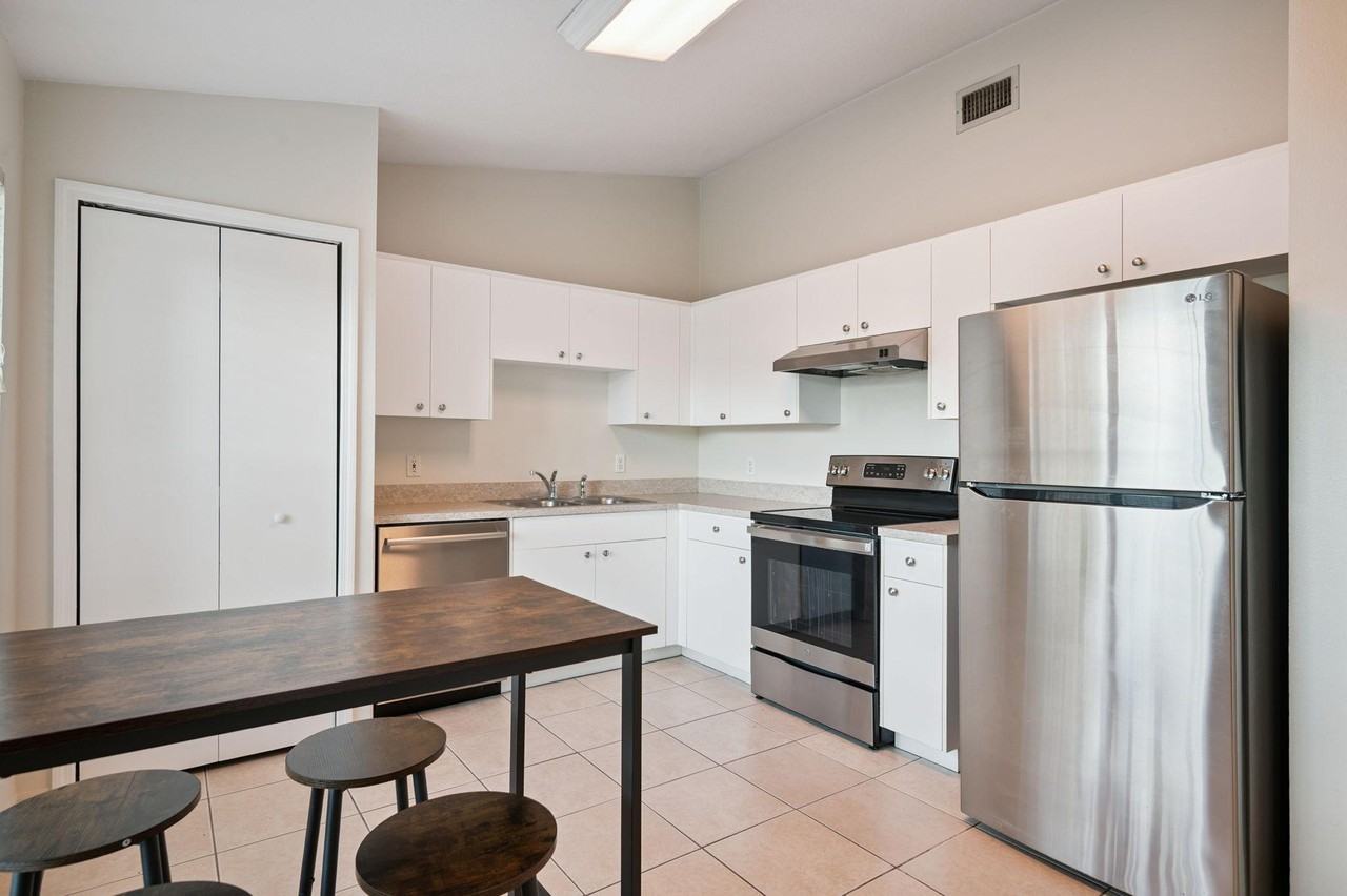 Foxwood Dr - Photo 7 of 12