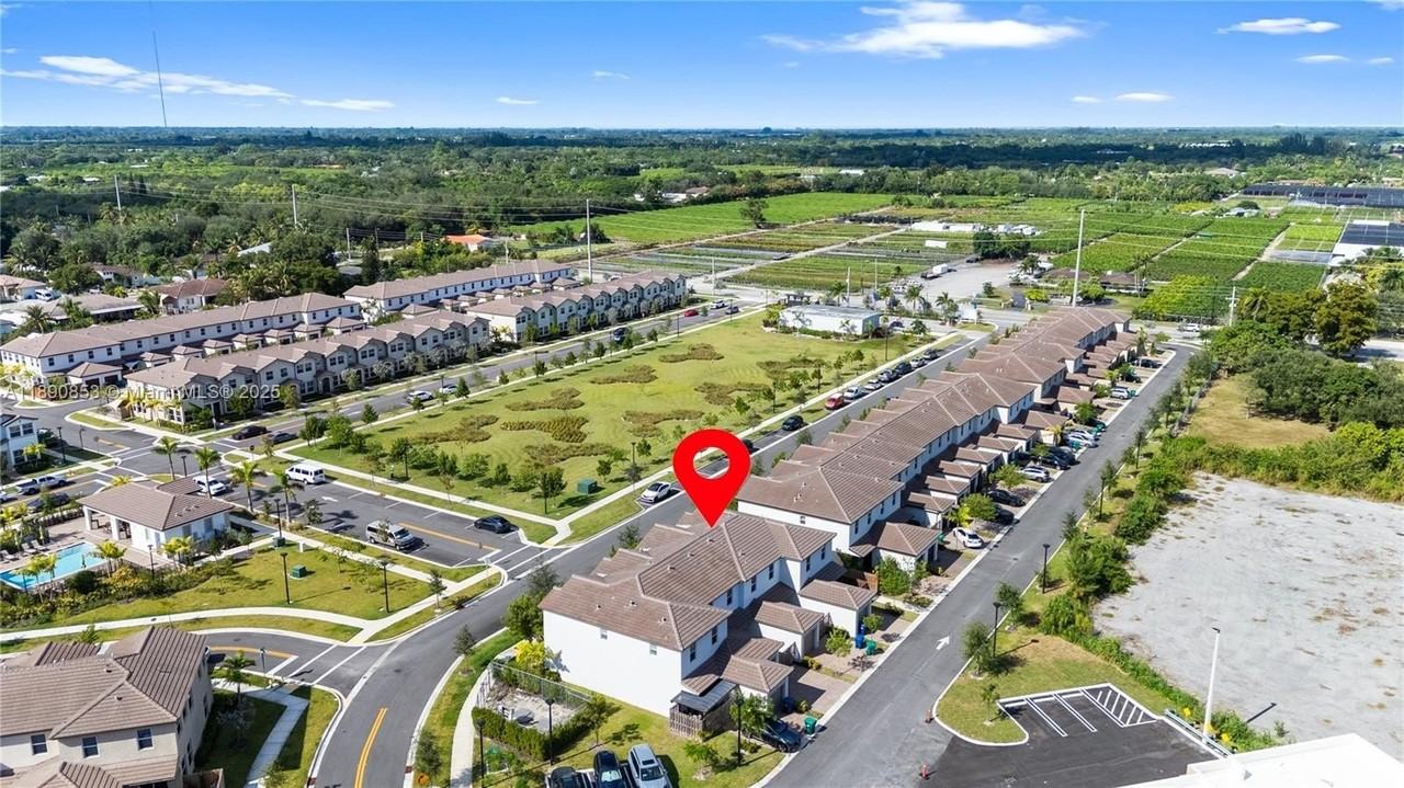 26487 SW 148th Ave #26487 - Photo 4 of 35