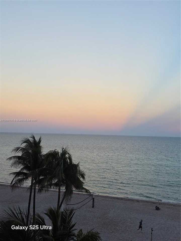 3725 South Ocean Drive #1401 - Photo 7 of 35