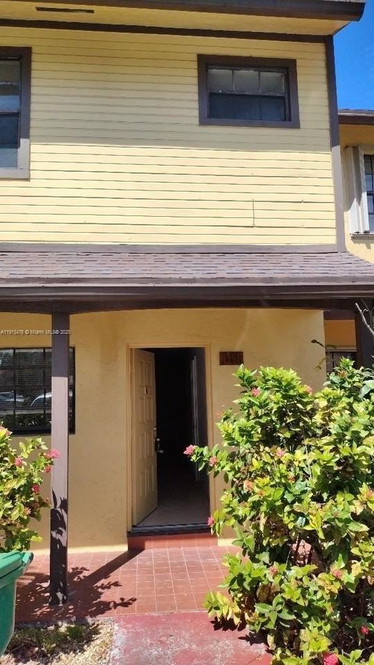 1151 Ne 210th Ter #1151 - Photo 6 of 13