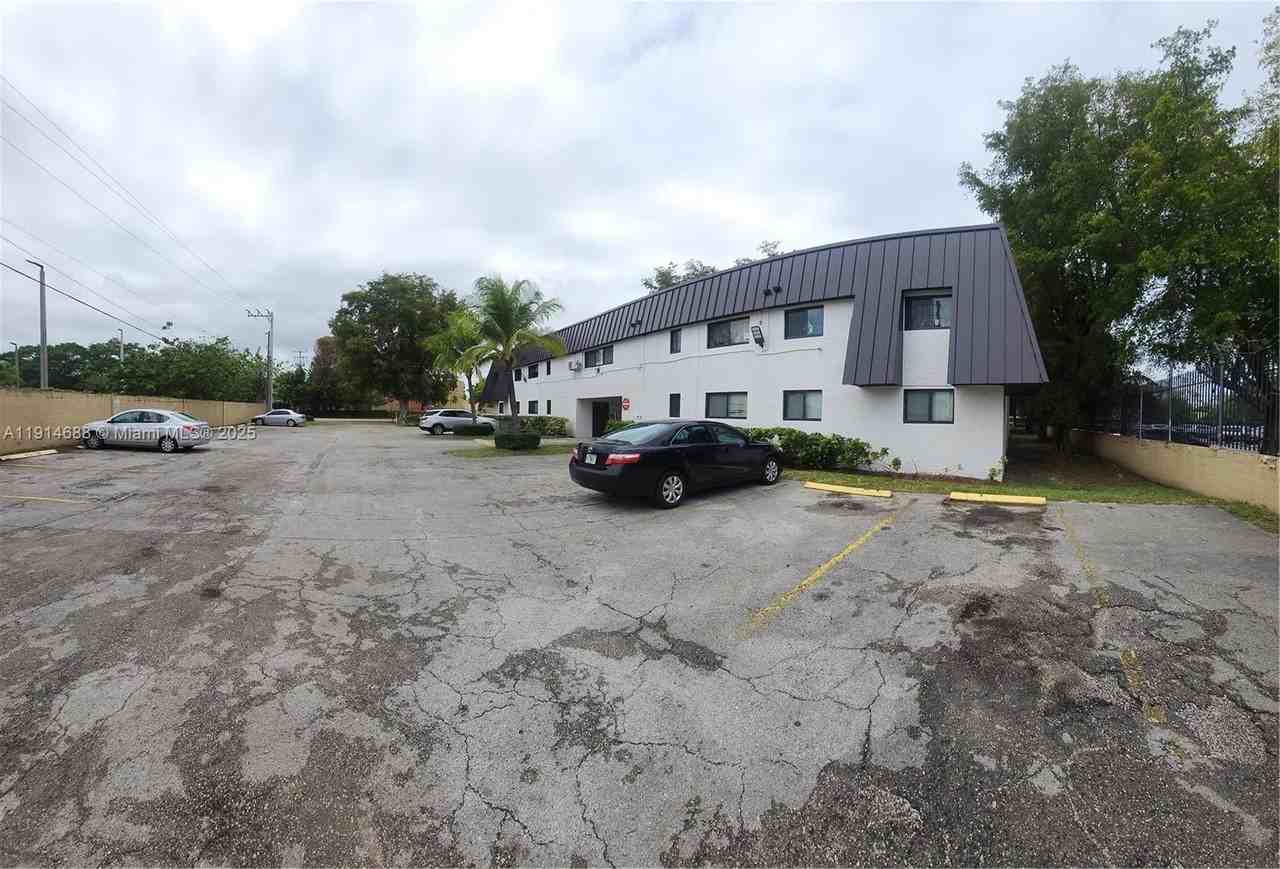 19600 Southwest 110th Court #113 - Photo 4 of 11