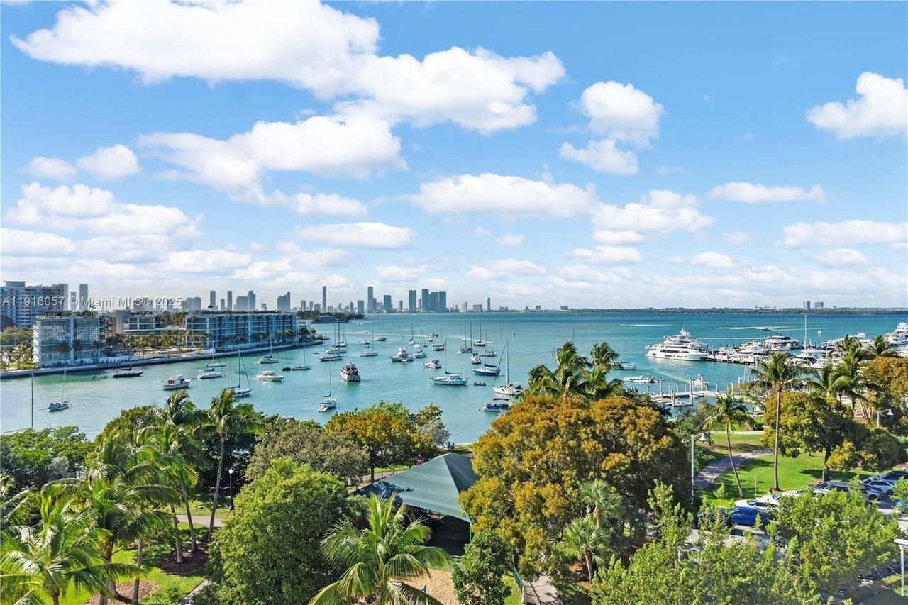 1701 Sunset Harbour Dr #L705