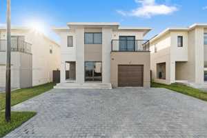 featured image of 275 NW 13th Pl #1