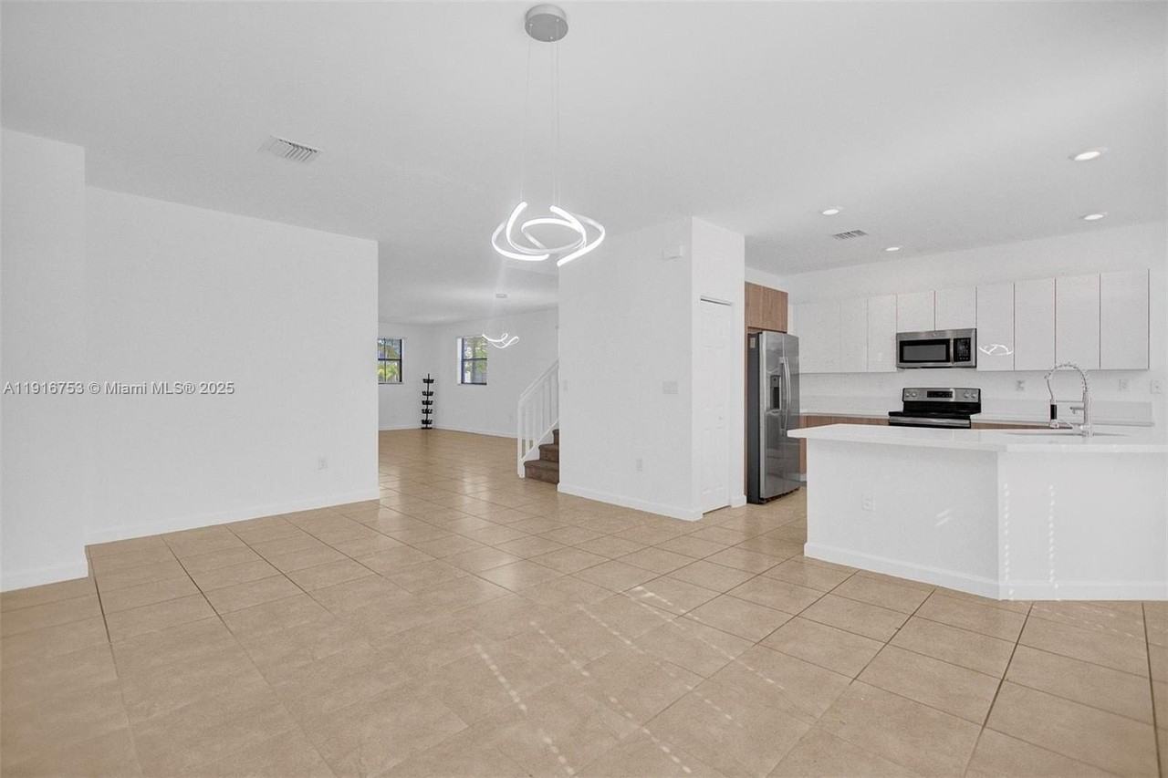 3504 W 94th St #3504 - Photo 6 of 50