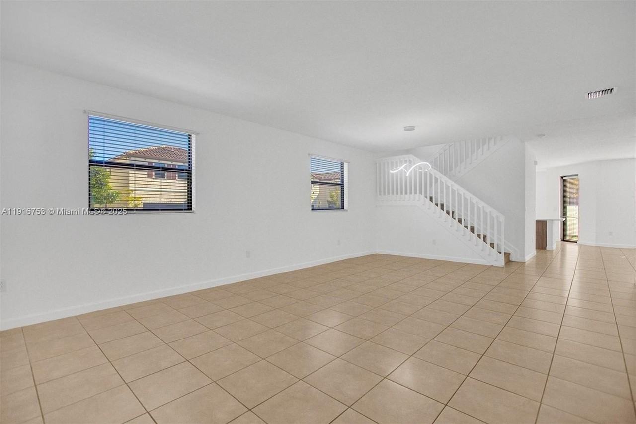 3504 W 94th St #3504 - Photo 7 of 50