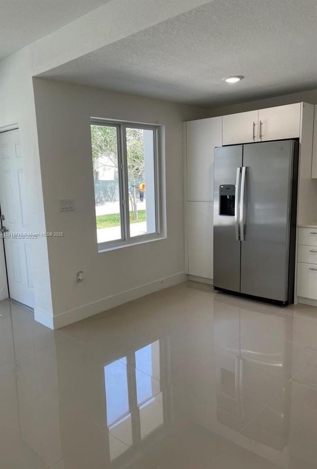 25842 Sw 144th Ave #25842 - Photo 5 of 16