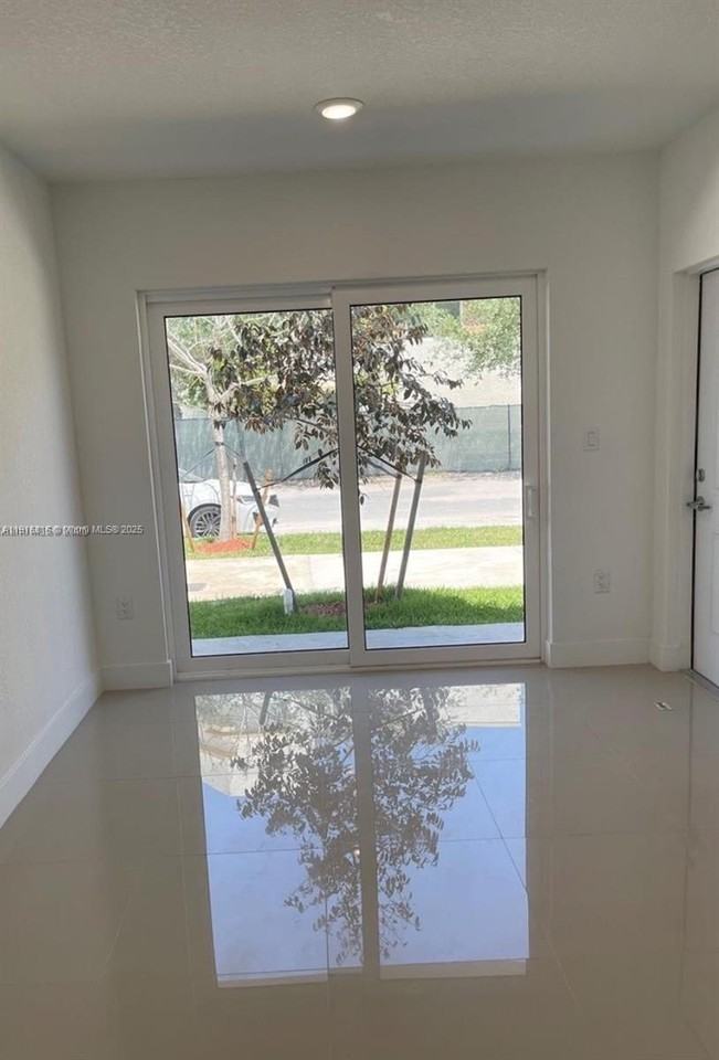 25842 Sw 144th Ave #25842 - Photo 7 of 16