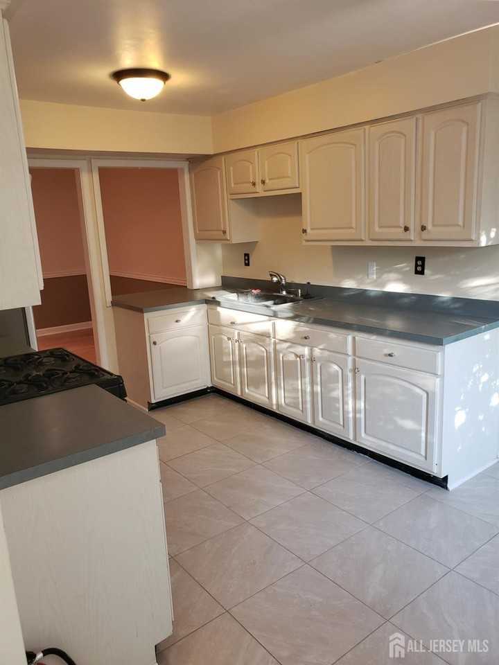 15 Van Pelt Ct - Photo 3 of 16