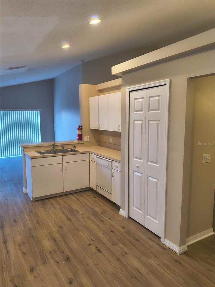 171 Pine Cone Dr - Photo 4 of 21