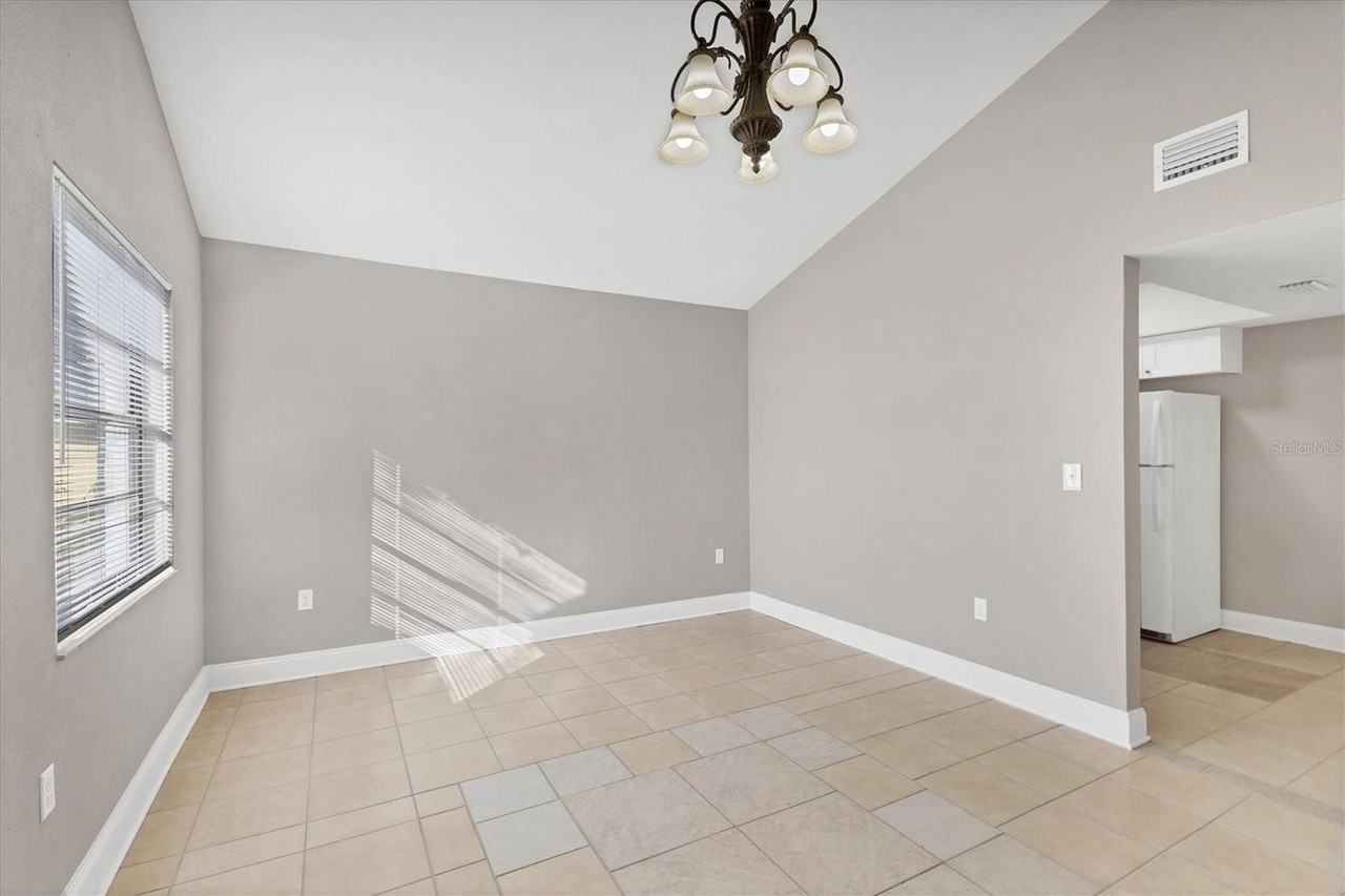 101 Avenida De Bahia - Photo 3 of 37