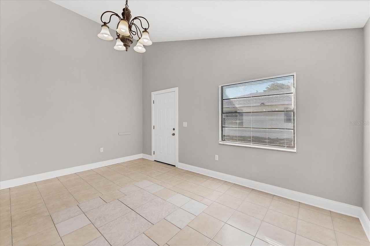 101 Avenida De Bahia - Photo 4 of 37