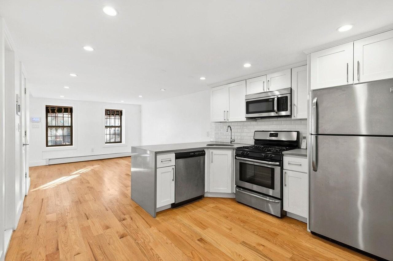 1241 1241 HERKIMER Street unit: Garden - Photo 2 of 10