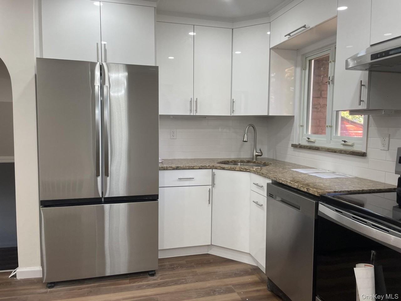 7 Frederick Dr - Photo 2 of 12