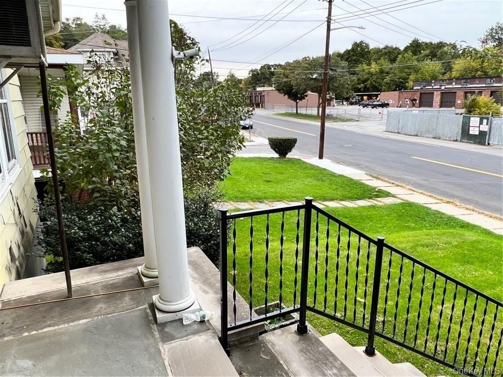 65 Monhagen Ave - Photo 3 of 27