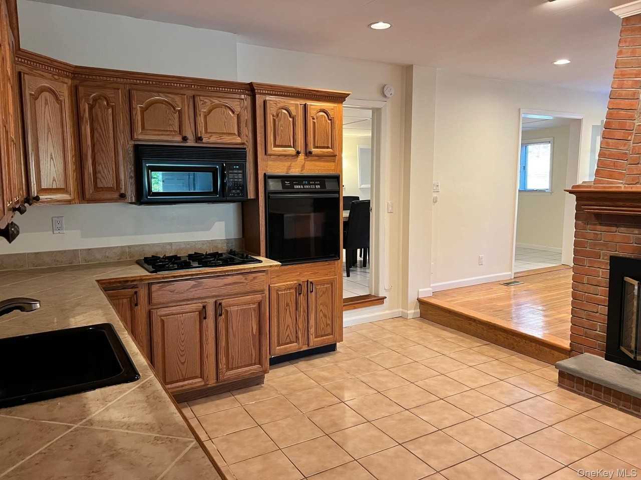 111 West Main Street - Photo 6 of 15