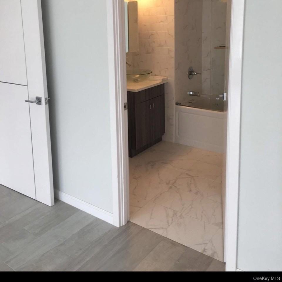 5 Grace Ave Apt 2j #2J - Photo 3 of 15