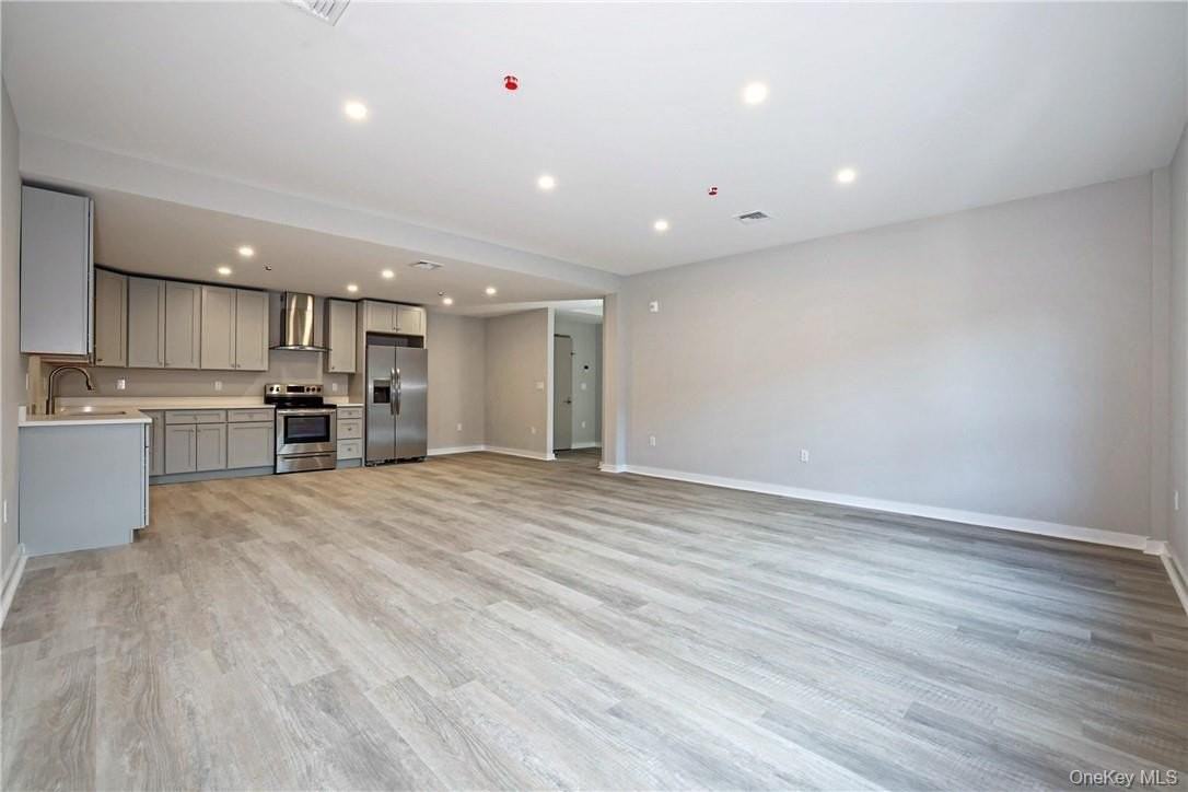 500 Commerce St - Photo 4 of 29